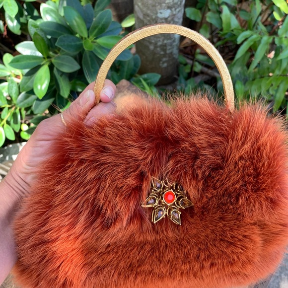 🌟VINTAGE🌟Clara Kasavina mink evening bag with jeweled star detail 🎉Host Pick! - Picture 6 of 6